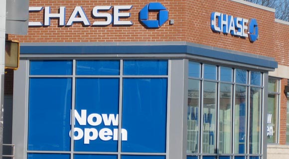 Chase Bank on Eliot Avenue is now open for business!