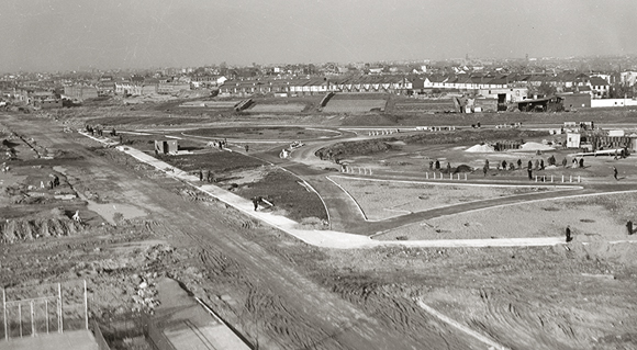 The development of Middle Village in the 1930s