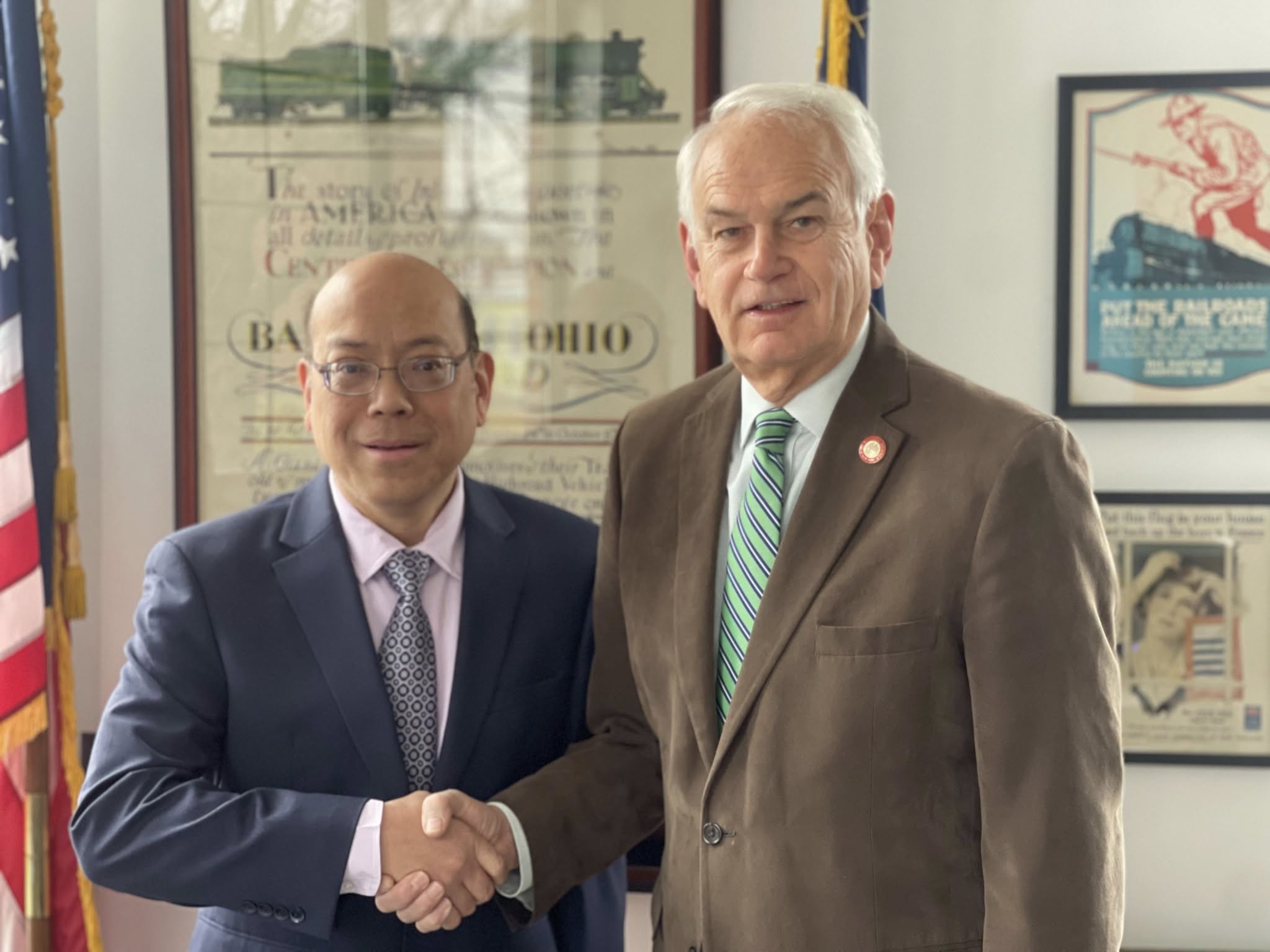 Phil Wong to succeed Robert Holden as next council member for District 30